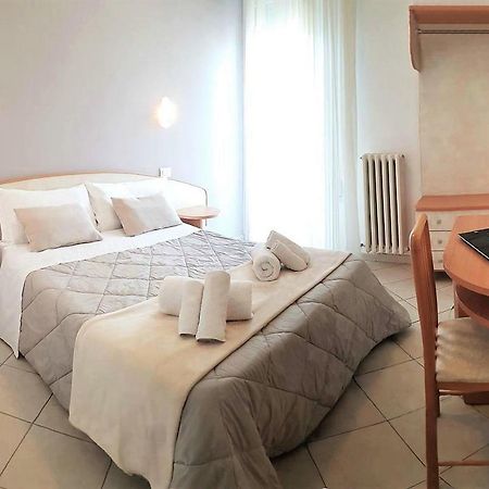 Hotel Prestige Rimini Extérieur photo