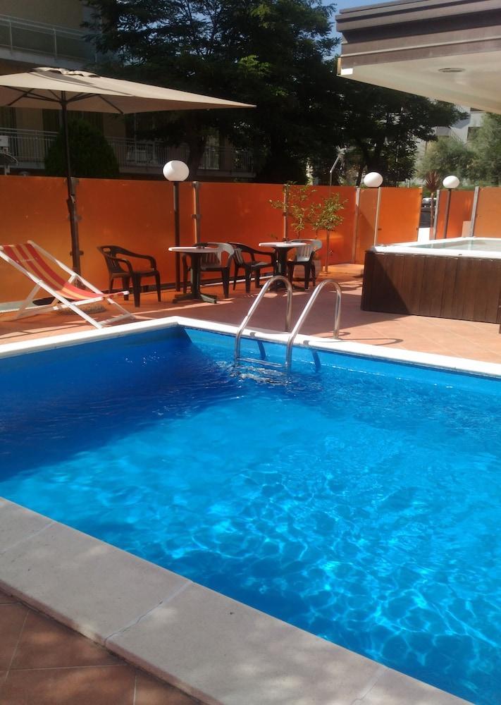 Hotel Prestige Rimini Extérieur photo