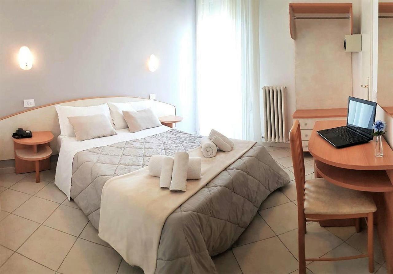 Hotel Prestige Rimini Extérieur photo